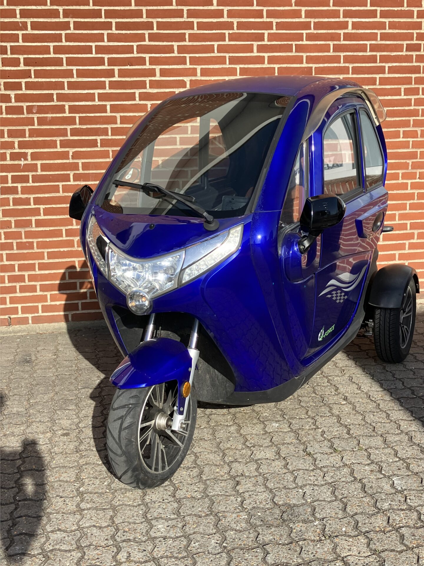 BRUGT E-force DY800 / Urban Kabinescooter 30 km/t NY BATTERIPAKKE og BREMSER (0900201)