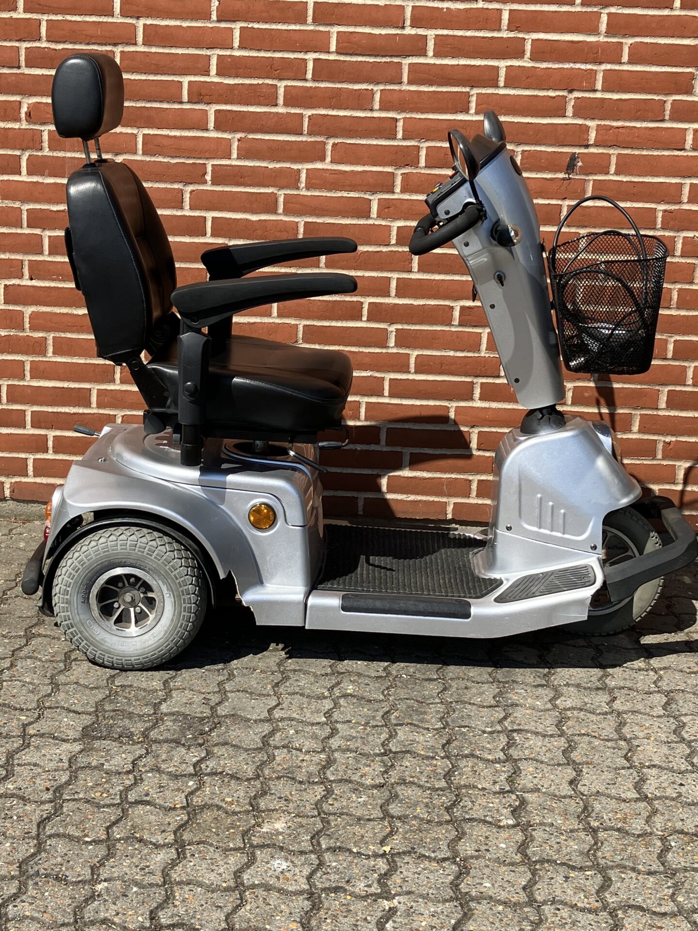 BRUGT El-scooter Mosquito grå 15 km/t - 6 MDR. GARANTI (0900243) - Billede 2
